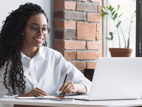 Woman on laptop promo